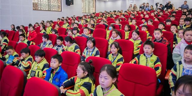 泸县实验学校校长：这场科普活动对孩子们太重要了！(图2)