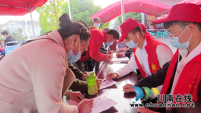 龙马潭：“免费新冠疫苗”接种送上门(图3)