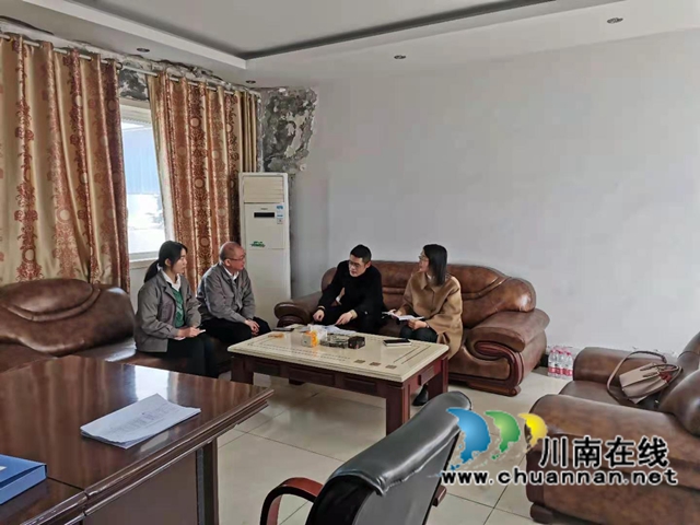 民盟龙马潭区基层委员会：持续送法进企业，助力优化营商环境(图2)