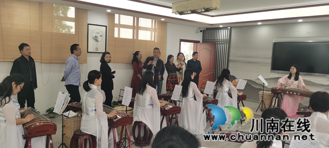 泸州市老年大学召开特邀媒体座谈会
