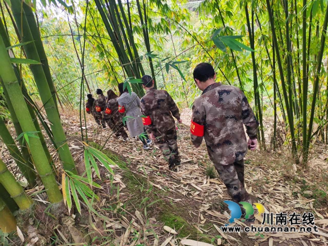 宜宾南溪区长兴镇：清明巡山防火忙(图3)