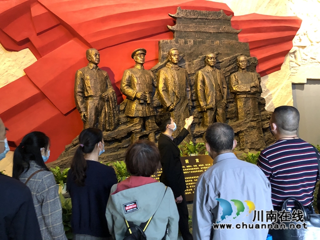 龙马潭区小市街道杜家街社区开展主题党日活动(图2)