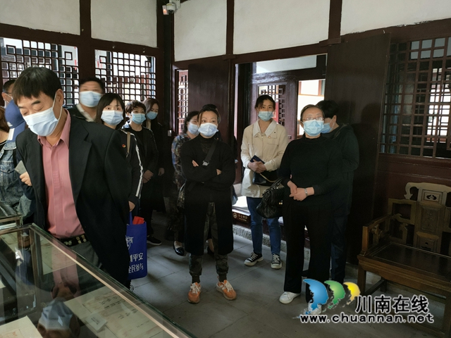 龙马潭区红星街道龙桥子社区开展侨之家“缅怀先烈伟绩、弘扬民族精神”主题活动(图3) 龙马潭区红星街道龙桥子社区开展侨之家“缅怀先烈伟绩、弘扬民族精神”主题活动(图3)