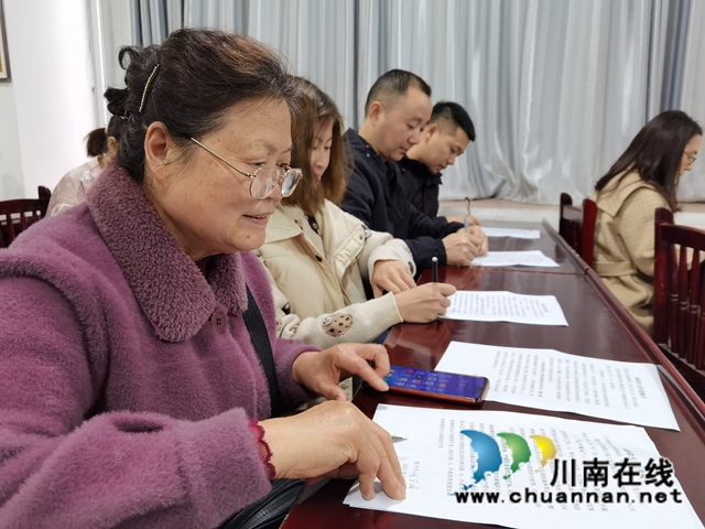 龙马潭区小市街道:签约森林防火责任提醒卡(图2) 龙马潭区小市街道:签约森林防火责任提醒卡(图2)