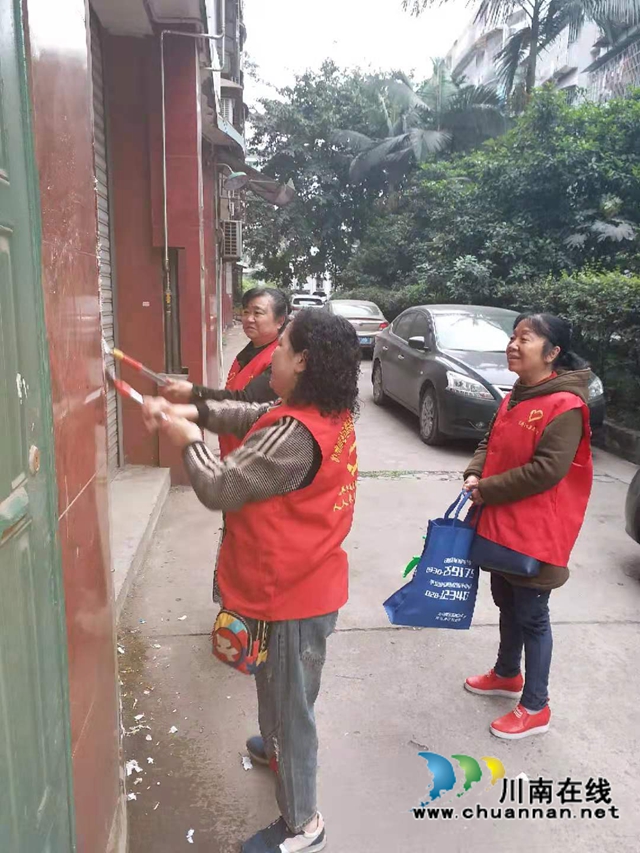 龙马潭区红星街道龙桥子社区侨胞侨属响应社区号召开展周末一小时志愿服务活动(图5)