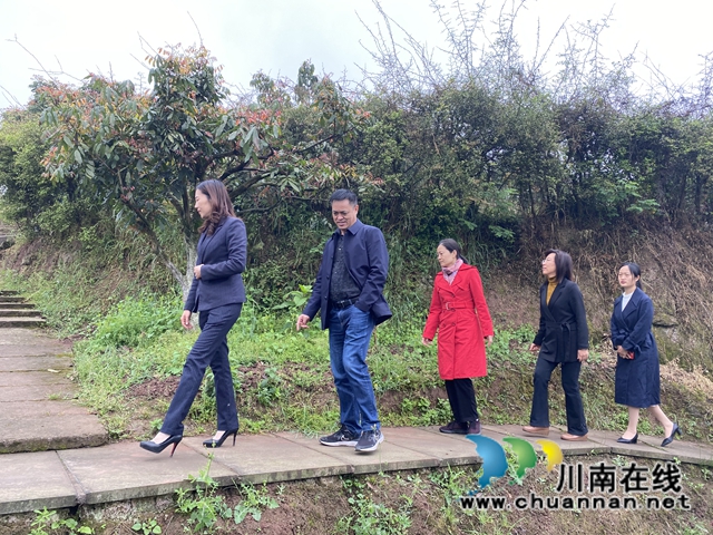 泸州市科协到泸县云龙镇调研科普示范基地