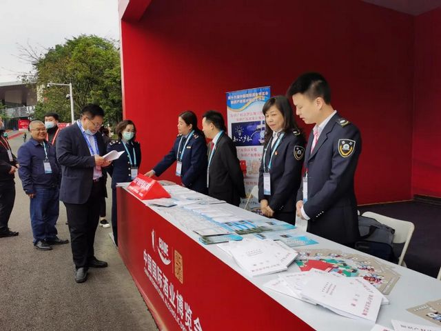 @泸州人 齐心协力,为酒博会保驾护航!(图2) @泸州人 齐心协力,为酒博会保驾护航!(图2)
