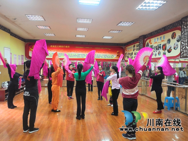 龙马潭区小市街道杜家街社区：党史教育四步走(图6)