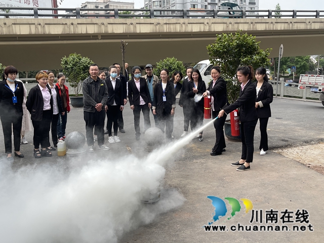 江阳区北城街道城垣社区开展消防安全知识讲座、逃生疏散演练和灭火演练(图3)