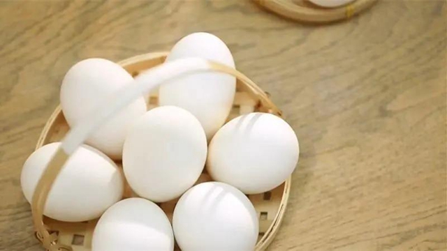 【惊悚】15岁女孩脸上长出鹅蛋大肿瘤？(图1)
