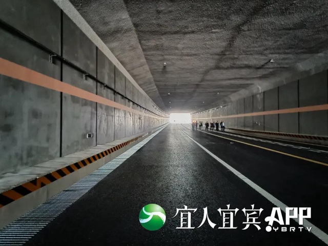 宜宾主城区又一座下穿隧道全线通车！(图5)