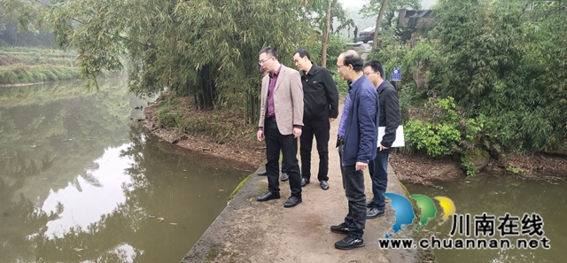 朱兵到泸县百和镇督导河长制工作