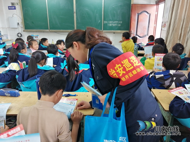 内江经开区靖民镇沱江社区：家在铁路边，护路我争先