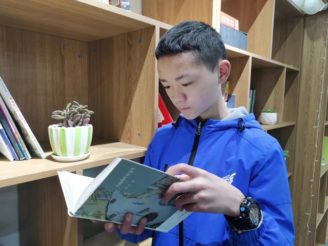 泸州断指少年有个钢琴梦……(图4)