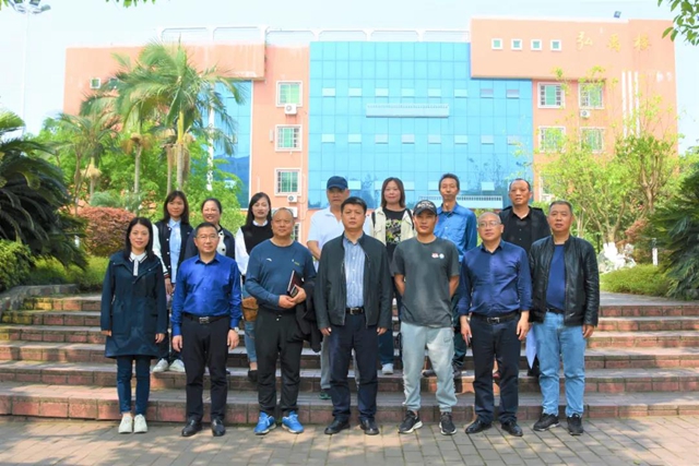 四川省水上运动学校考察调研泸县九中水上运动项目(图2) 四川省水上运动学校考察调研泸县九中水上运动项目(图2)