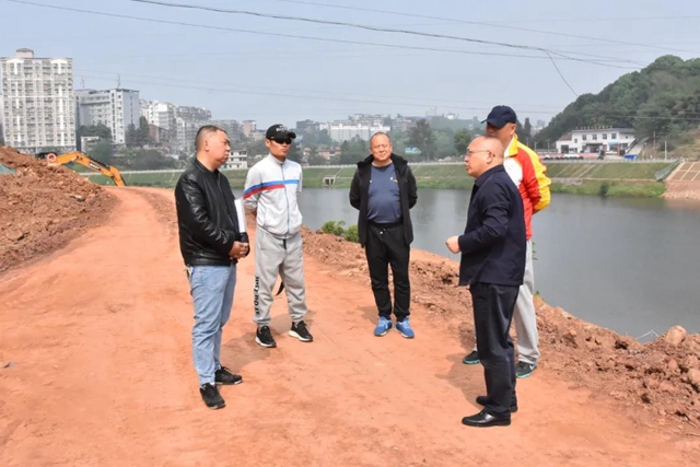 四川省水上运动学校考察调研泸县九中水上运动项目(图4) 四川省水上运动学校考察调研泸县九中水上运动项目(图4)