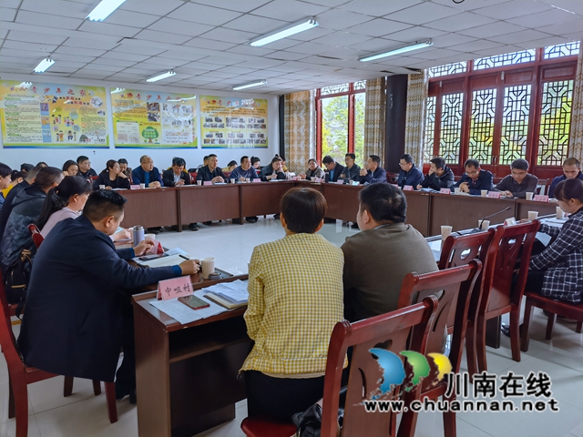泸县立石镇召开做好“两项改革”后半篇文章研讨会