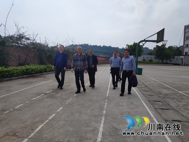 泸县教育和体育局（毗卢镇督导组）到百和镇开展校园安全检查