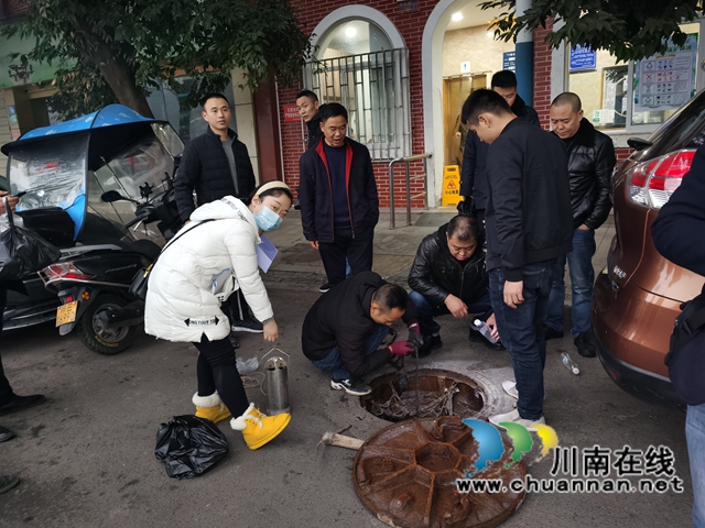 龙马潭区综合行政执法局“三到位”全面推进城镇排水规范化(图2) 龙马潭区综合行政执法局“三到位”全面推进城镇排水规范化(图2)