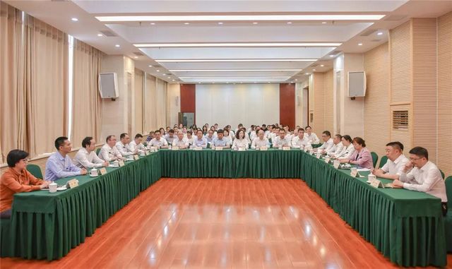 【打通“最后一公里”】西南医大附属医院与江阳区人民政府签订战略合作协议