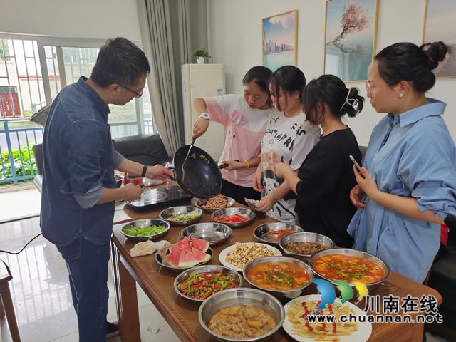泸州市儿童福利院：代理家长陪孩子快乐过“五一”