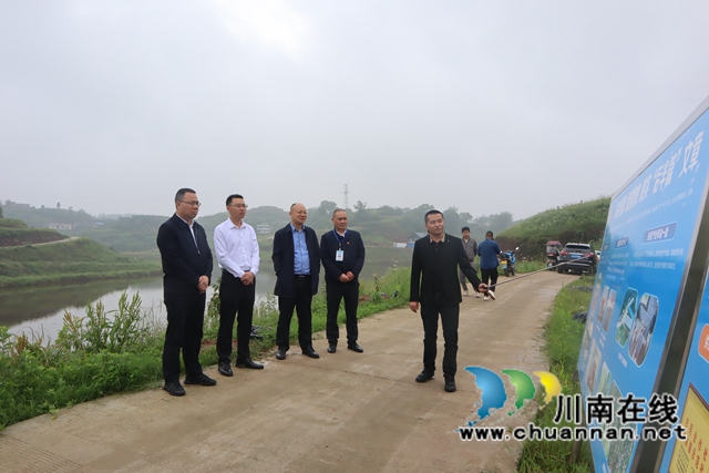吕先率队到泸县云龙镇调研两项改革“后半篇”文章工作
