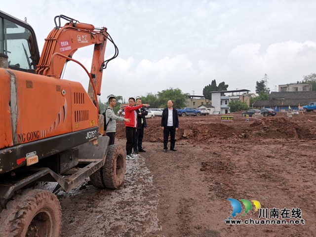 泸州市国土资源执法监察支队：保护耕地，执法同步行动