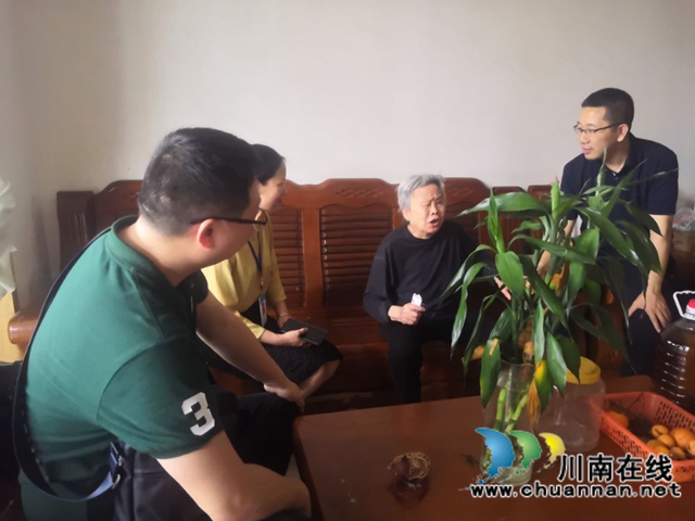 致公党泸州市委走访龙马潭区小市街道杜家街社区困难党员群众(图2)