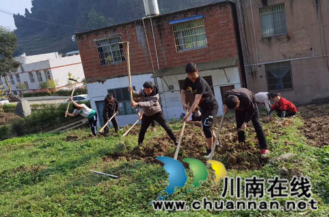 泸州市古蔺县鱼化中学：新时代农村初中劳动教育的探索者(图7)