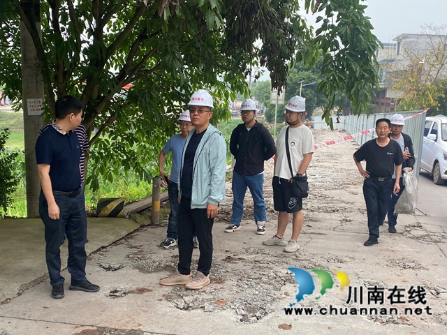 泸县住房城乡建设局到百和镇调研长江干支流水质改善项目推进情况