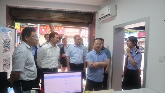四川省市场监管局王箭副局长一行莅泸开展“百年党史进万企”暨调研乡镇市场监管体制改革工作(图5)