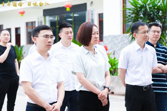 中国调味品协会到合江考察调味品及其上下游产业链发展情况(图4) 中国调味品协会到合江考察调味品及其上下游产业链发展情况(图4)