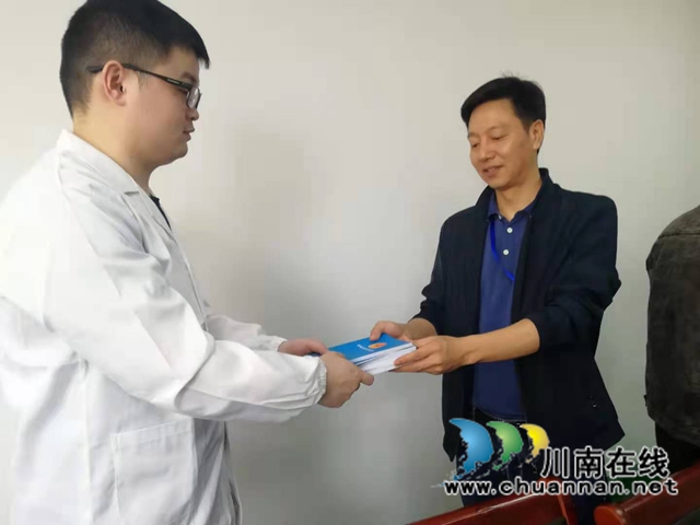 泸县市场监管局开展“学党史 我为群众办实事”送法进企业活动(图2) 泸县市场监管局开展“学党史 我为群众办实事”送法进企业活动(图2)