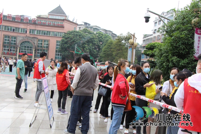 龙马潭区红星街道：我为群众办实事，疫苗接种送上门(图6)