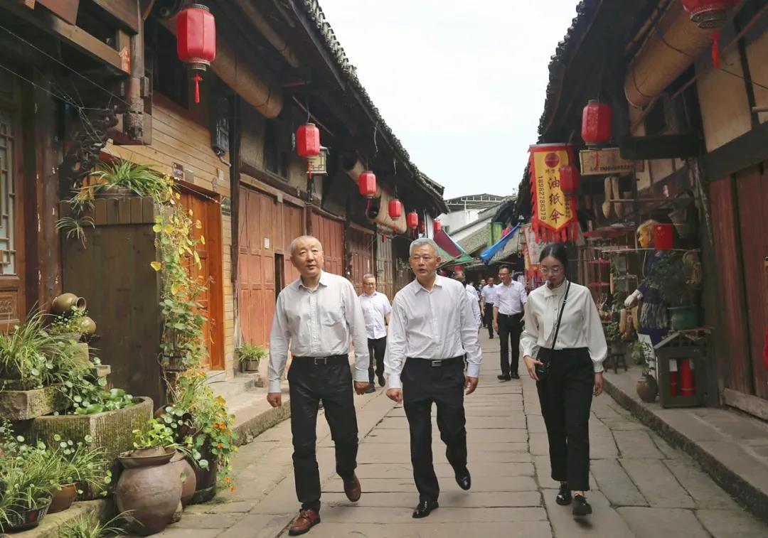 文化和旅游部调研泸州文旅消费  要求突出“美酒+音乐”(图1)