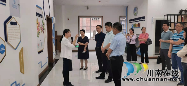 江阳区北城街道皂角巷社区迎接省民政厅关于督导社工服务体系建设的调研