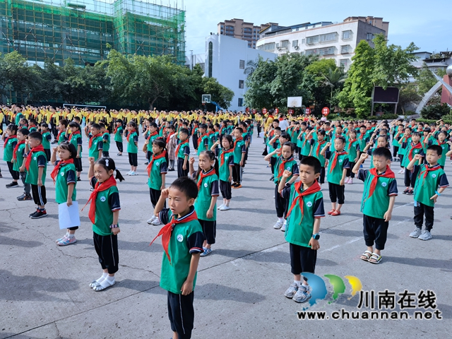 泸县立石镇：我们在阳光下茁壮成长，胸前的红领巾迎风飘扬(图2)