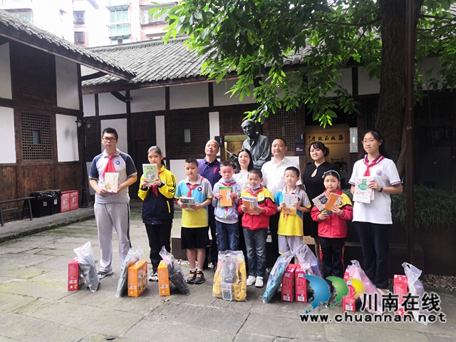 龙马潭区小市街道：共建单位送关爱，“六一”慰问暖人心(图2)