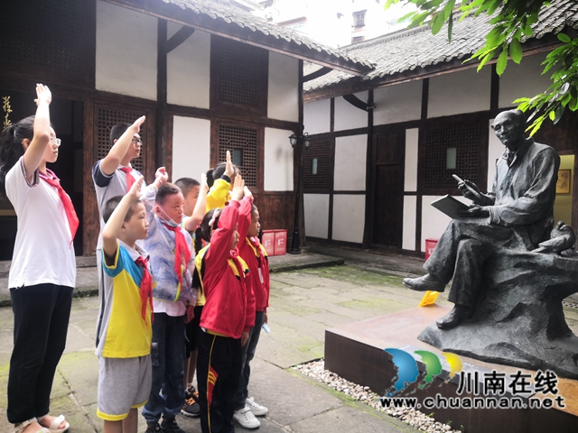 龙马潭区小市街道：共建单位送关爱，“六一”慰问暖人心