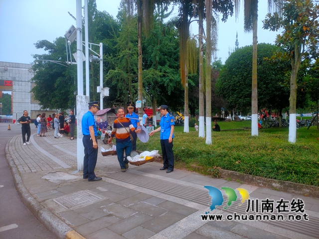 泸县综合行政执法局加强市容秩序管控为高考保驾护航(图3)