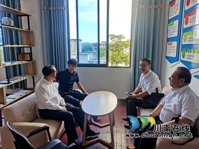 民革泸州市委会到泸天化调研