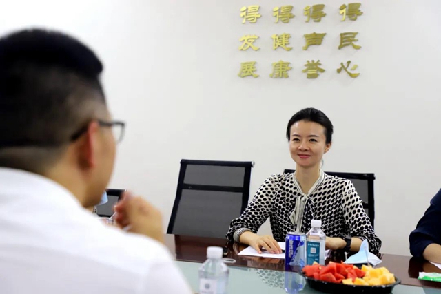 樊登《可复制的领导力》“医院行业版”战略合作授牌仪式在泸州福欣医院举行(图7)