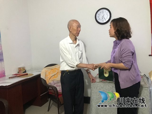 古蔺县委统战部：浓情迎端午，走访慰问老干部