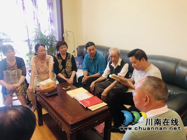 龙马潭区红星街道大驿坝社区党史学习教育：开展端午节“送学上门”活动