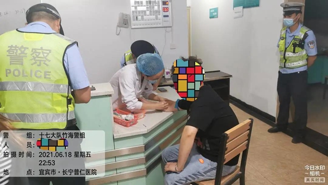 女司机开车被老公嫌弃速度慢,刚换座位就被宜宾交警拦下!原因……(图2) 女司机开车被老公嫌弃速度慢,刚换座位就被宜宾交警拦下!原因……(图2)