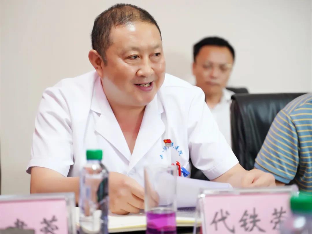 西南医大附院医疗集团赤水市人民医院签约暨授牌仪式举行(图2) 西南医大附院医疗集团赤水市人民医院签约暨授牌仪式举行(图2)