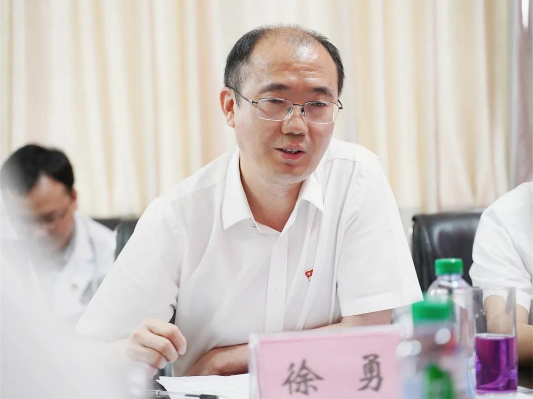西南医大附院医疗集团赤水市人民医院签约暨授牌仪式举行(图5) 西南医大附院医疗集团赤水市人民医院签约暨授牌仪式举行(图5)