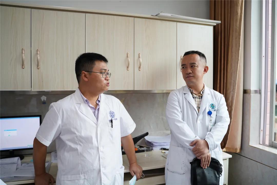 西南医大附院医疗集团赤水市人民医院签约暨授牌仪式举行(图16) 西南医大附院医疗集团赤水市人民医院签约暨授牌仪式举行(图16)