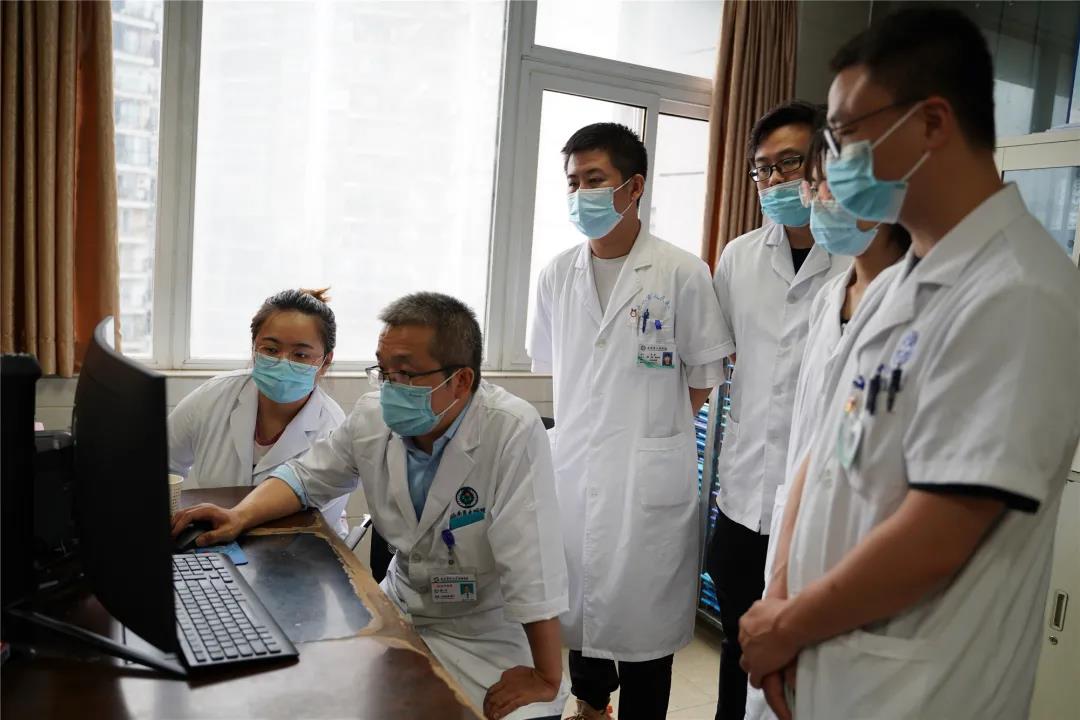 西南医大附院医疗集团赤水市人民医院签约暨授牌仪式举行(图17) 西南医大附院医疗集团赤水市人民医院签约暨授牌仪式举行(图17)