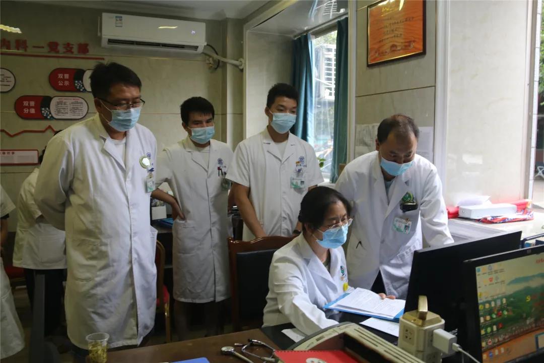 西南医大附院医疗集团赤水市人民医院签约暨授牌仪式举行(图12) 西南医大附院医疗集团赤水市人民医院签约暨授牌仪式举行(图12)
